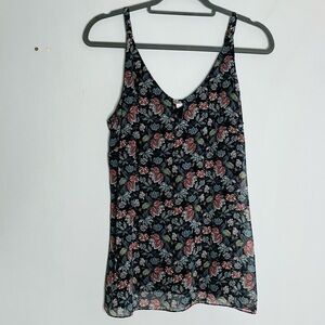 Cabi Size Small Flirt Cami Floral V-Neck Floral Blouse